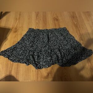 Floral mini skirt, size xl but fits small